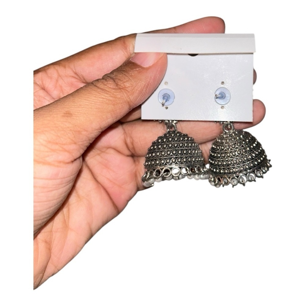 Sangita Silver Filigree Earrings - Picture 3 of 3